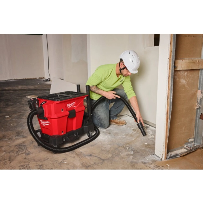 Vendita online Aspiratore solidi/liquidi clas. L M18 FUEL™ Nexus batt. singola solo corpo macchina